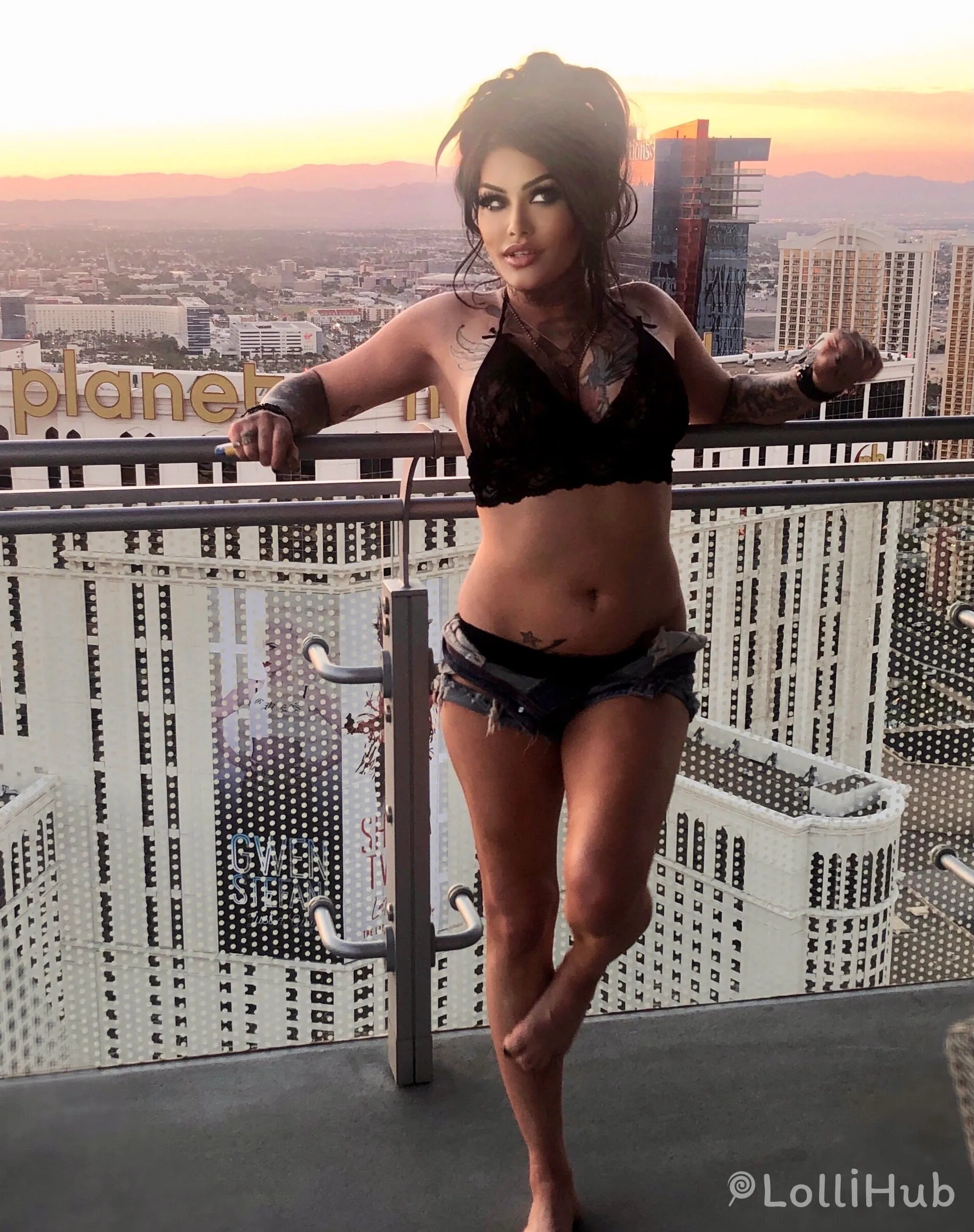 LolliHub - Las Vegas Escorts - Model Devin D