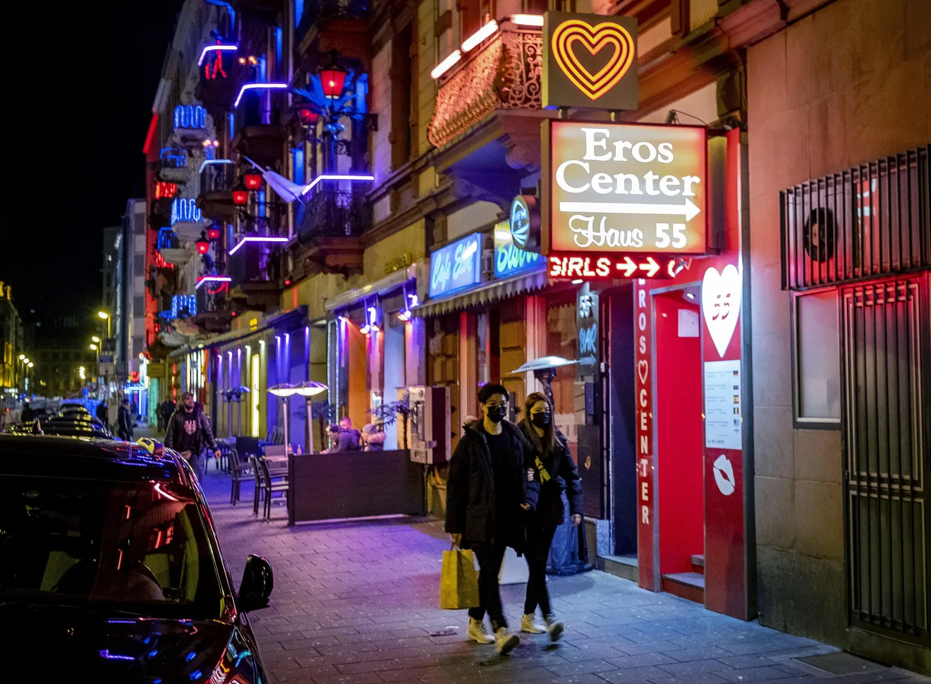 LolliHub - From Street Work to Online Platforms: How Digitalization Transformed Berlin's Escort Industry