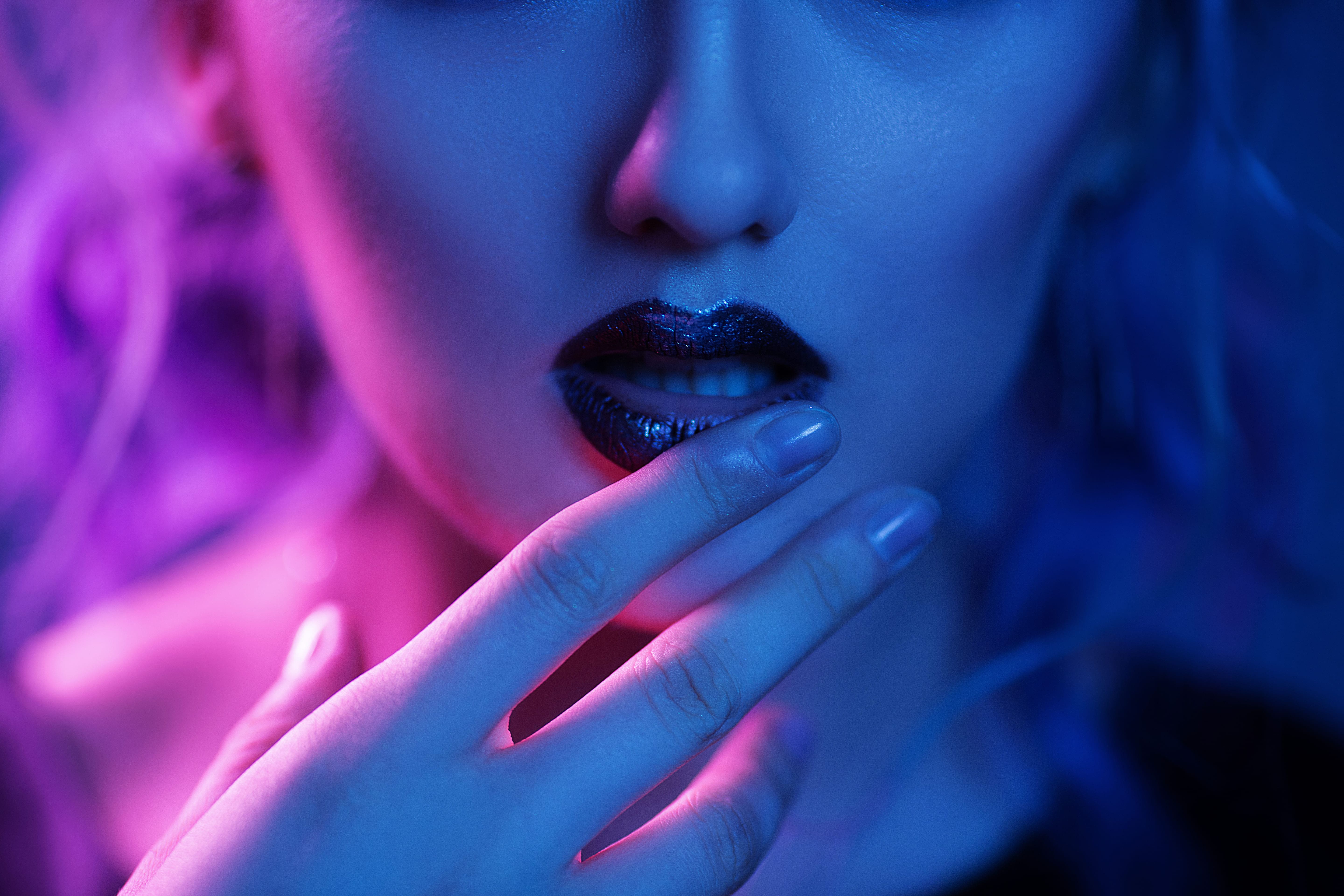 LolliHub - How Escort Models Can Safely Promote Themselves in London Using Modern Technology